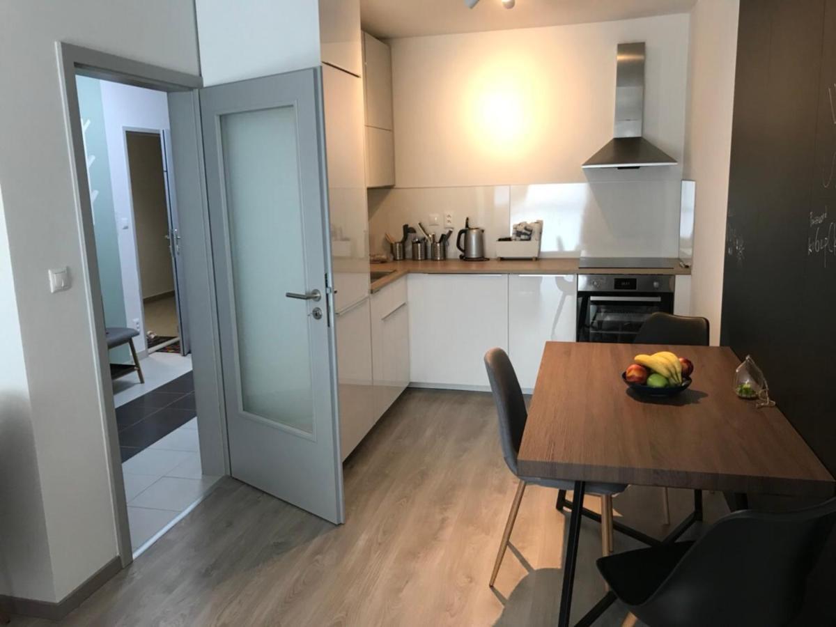 Samorin Modern Apartmens Private Parking - Air Conditioning Exteriör bild